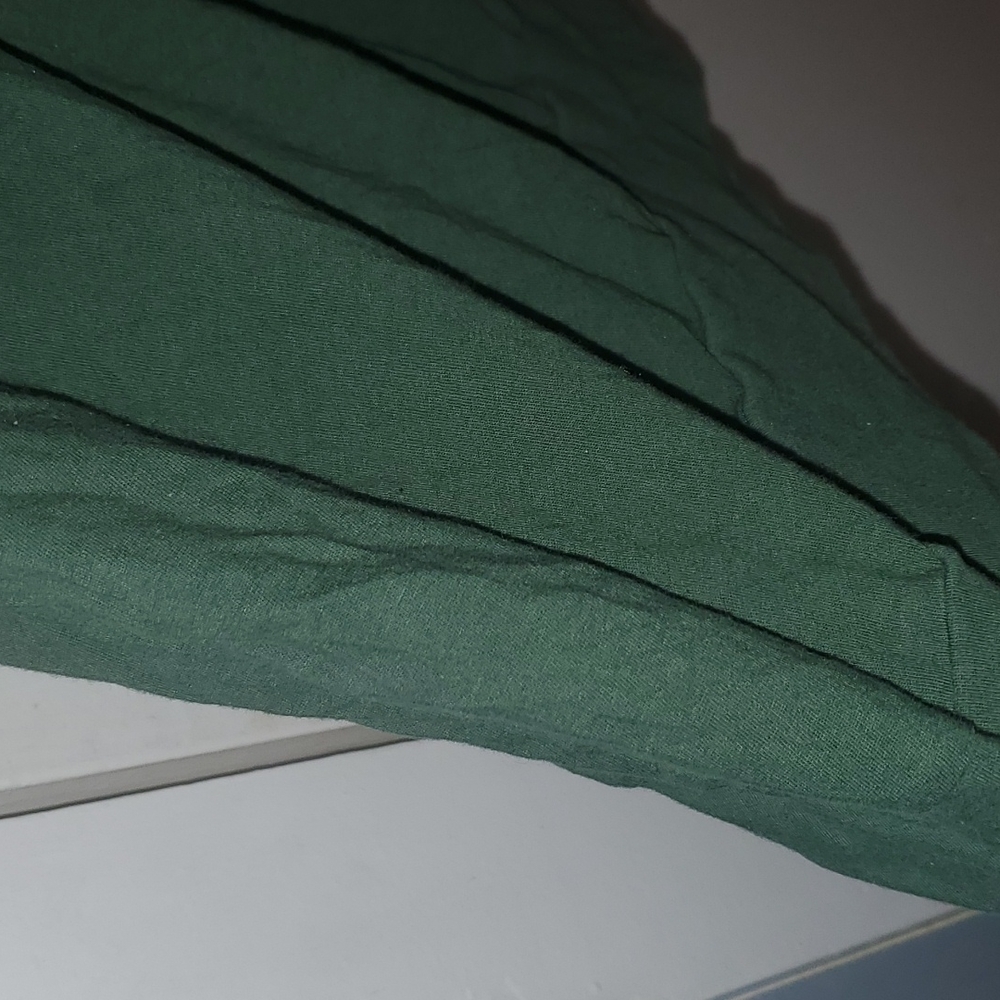 Green top - Picture 3 of 4